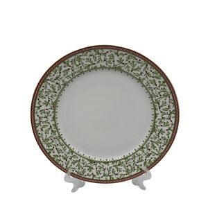 Mikasa Holiday Traditions New with Tags Christmas Holly Berry Dinner Plates